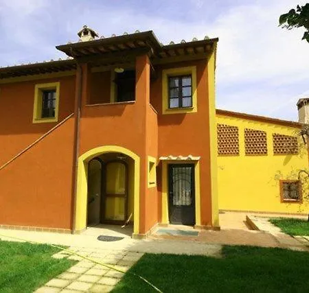 Sleeps 3 Air Con * Lari