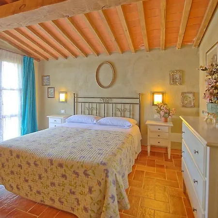 Sleeps 3 Air Con
